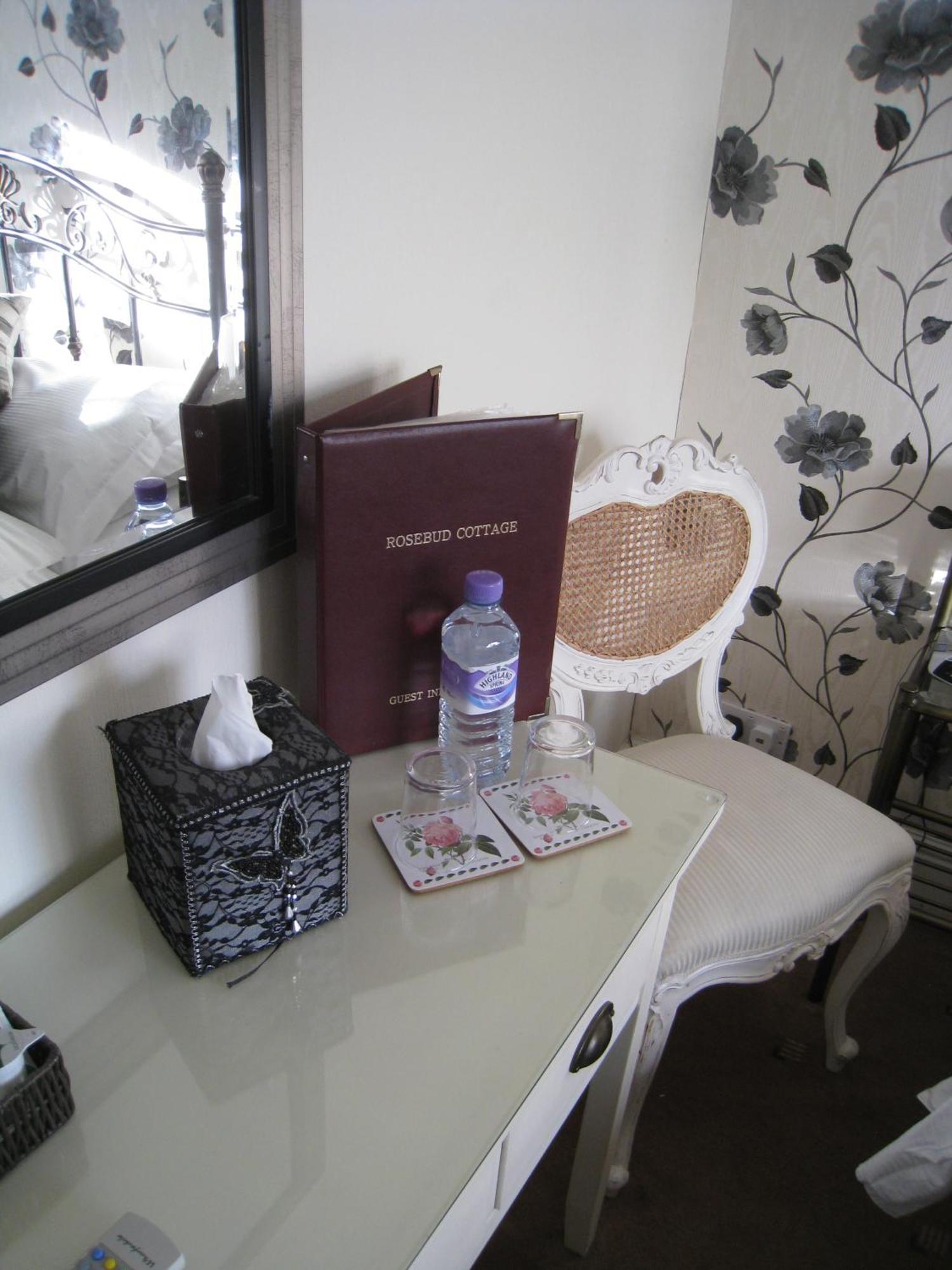 Rosebud Cottage Guest House ฮาเวิร์ท ภายนอก รูปภาพ