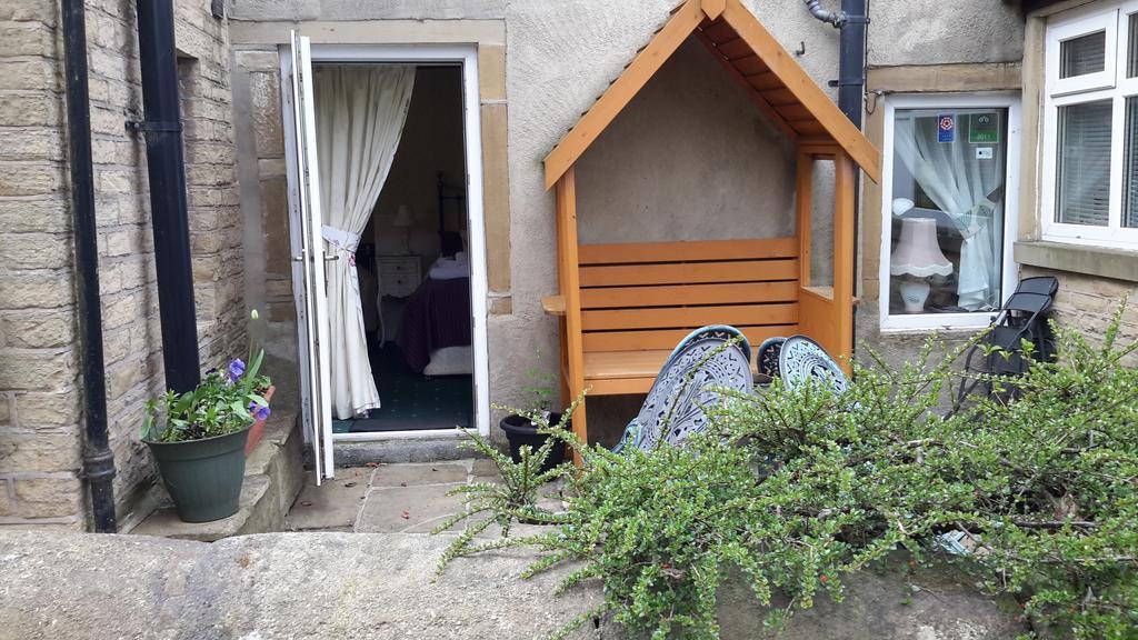 Rosebud Cottage Guest House ฮาเวิร์ท ภายนอก รูปภาพ