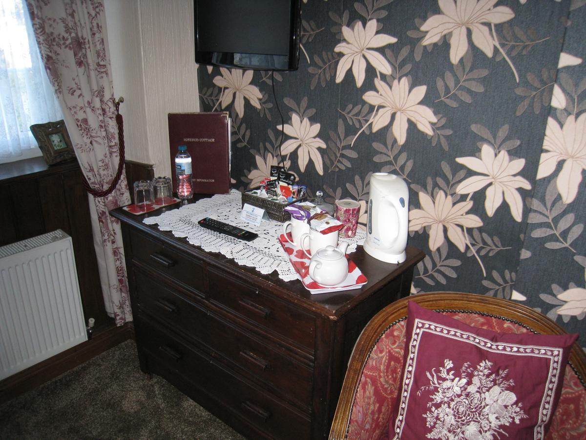 Rosebud Cottage Guest House ฮาเวิร์ท ภายนอก รูปภาพ