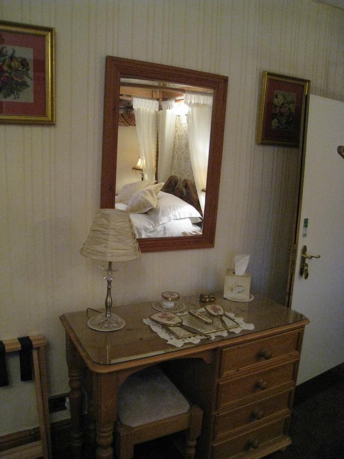 Rosebud Cottage Guest House ฮาเวิร์ท ภายนอก รูปภาพ